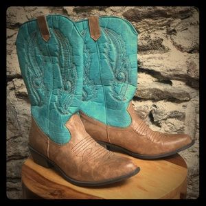 Coconuts by Matisse Cowboy Boots